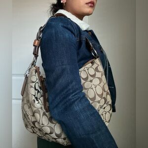 **SOLD** COACH Vintage Hobo in Signature Jacquard with silver hardware